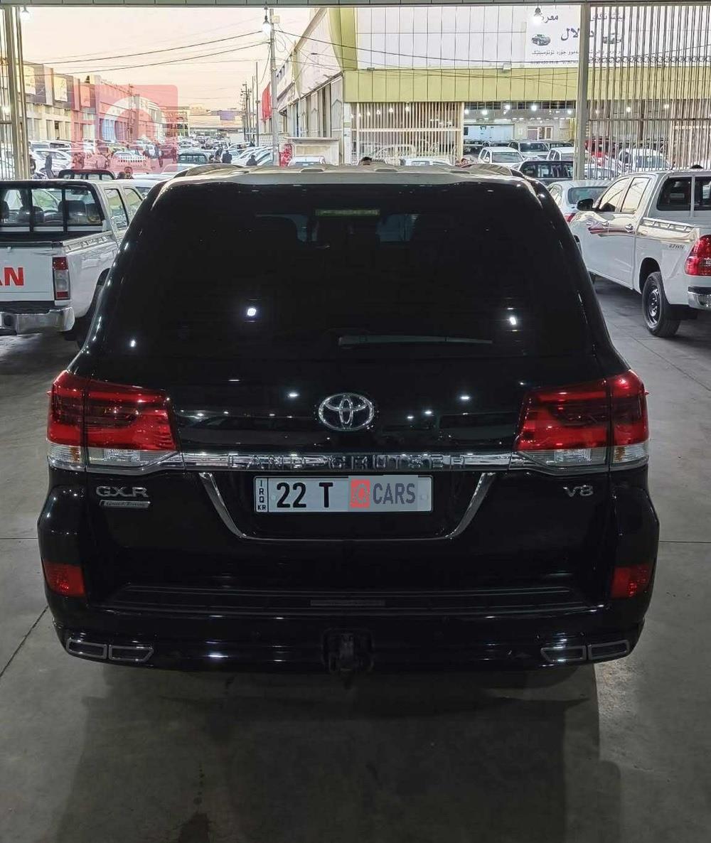 تويوتا لاندكروزر